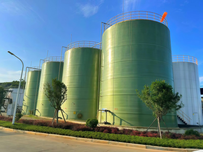 Manufacturing Processes and Performance Characteristics of Large FRP Tanks Manufacturing Processes and Performance Characteristics of Large FRP Tanks